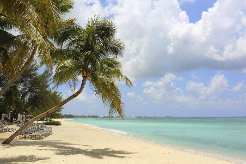 Turquoise coastline of Antigua & Barbuda